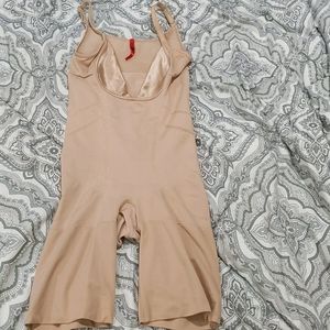 Spanx Slimmer & Shine Open-Bust Mid-Thigh Bodysuit